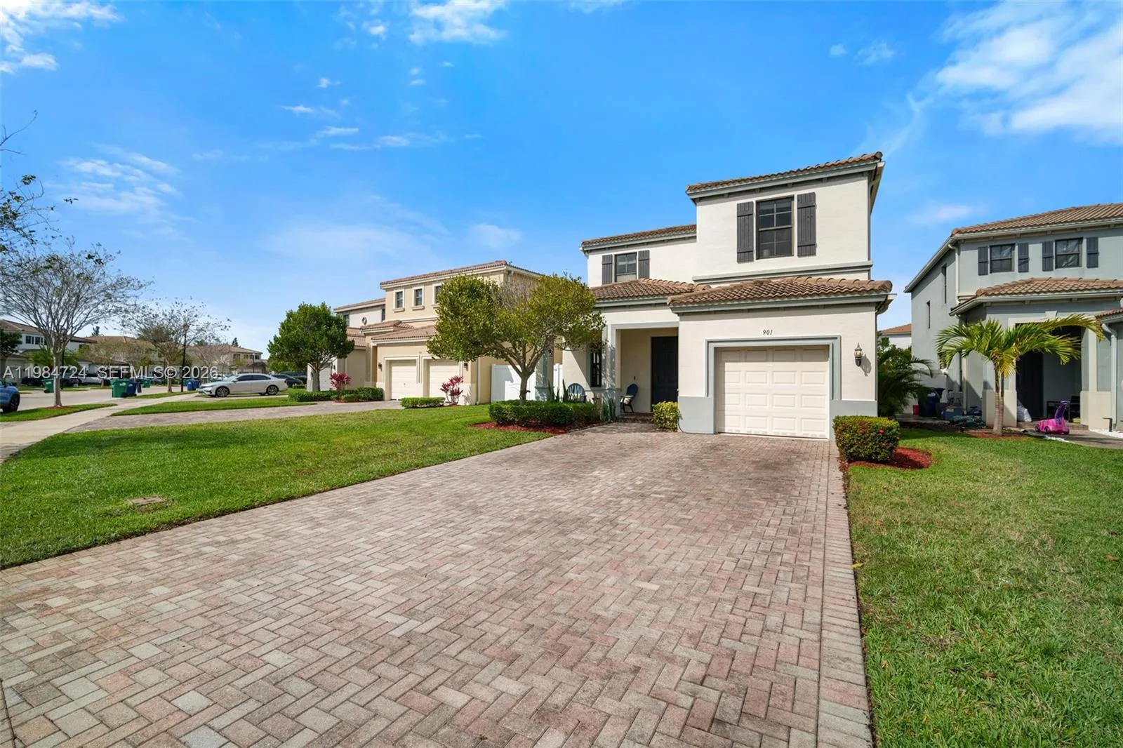 901 NE 191st St, Miami FL 33179