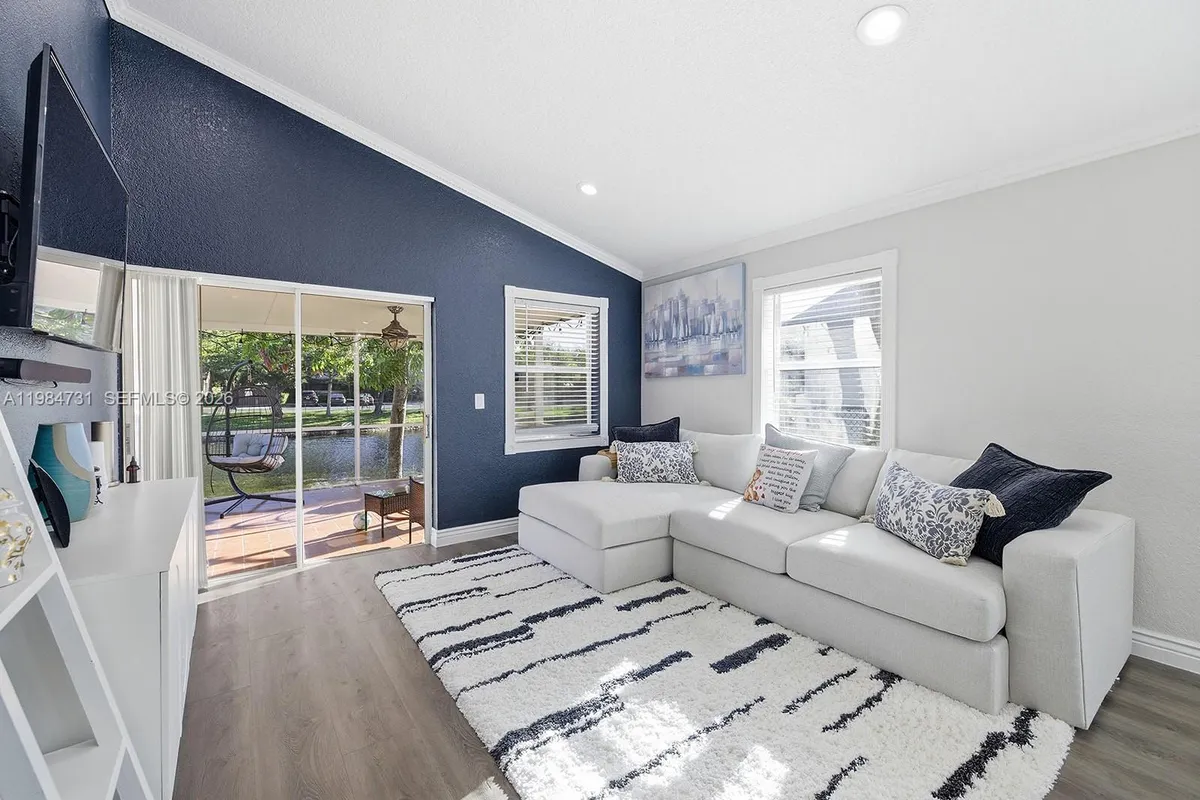 3810 NW 23rd Pl, Coconut Creek FL 33066