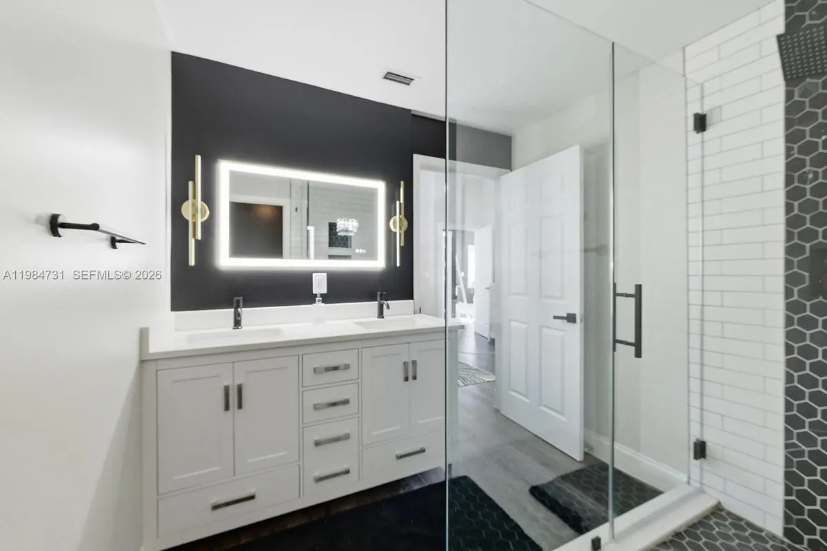 3810 NW 23rd Pl, Coconut Creek FL 33066