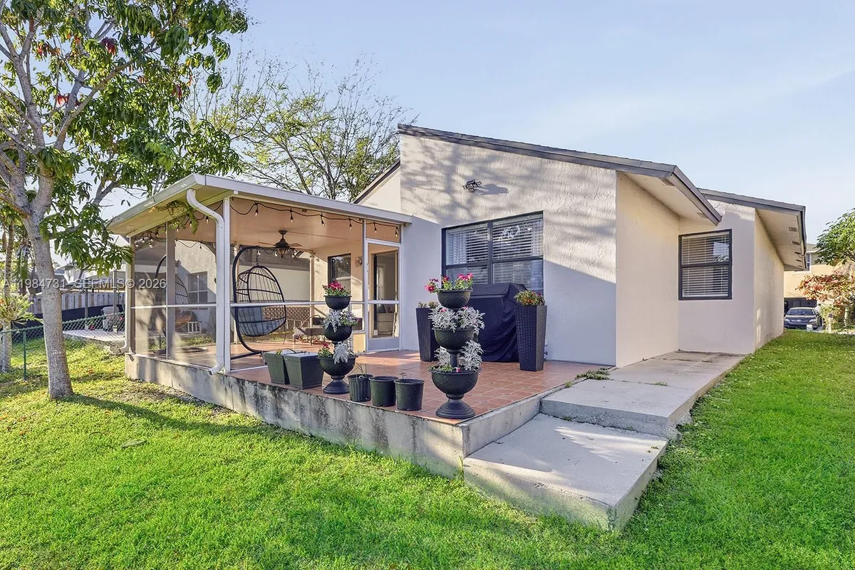 3810 NW 23rd Pl, Coconut Creek FL 33066