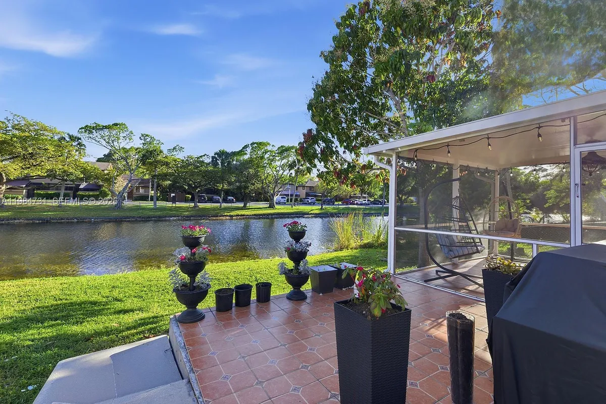 3810 NW 23rd Pl, Coconut Creek FL 33066