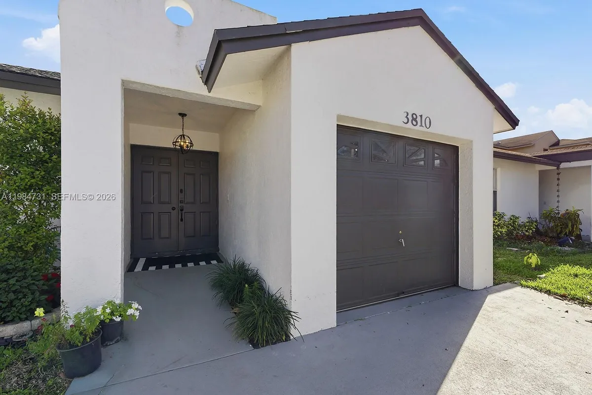 3810 NW 23rd Pl, Coconut Creek FL 33066
