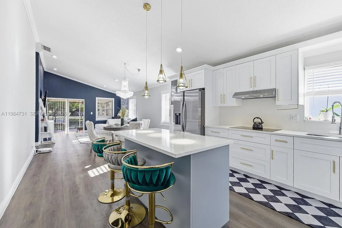 3810 NW 23rd Pl, Coconut Creek FL 33066