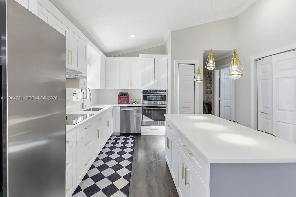 3810 NW 23rd Pl, Coconut Creek FL 33066