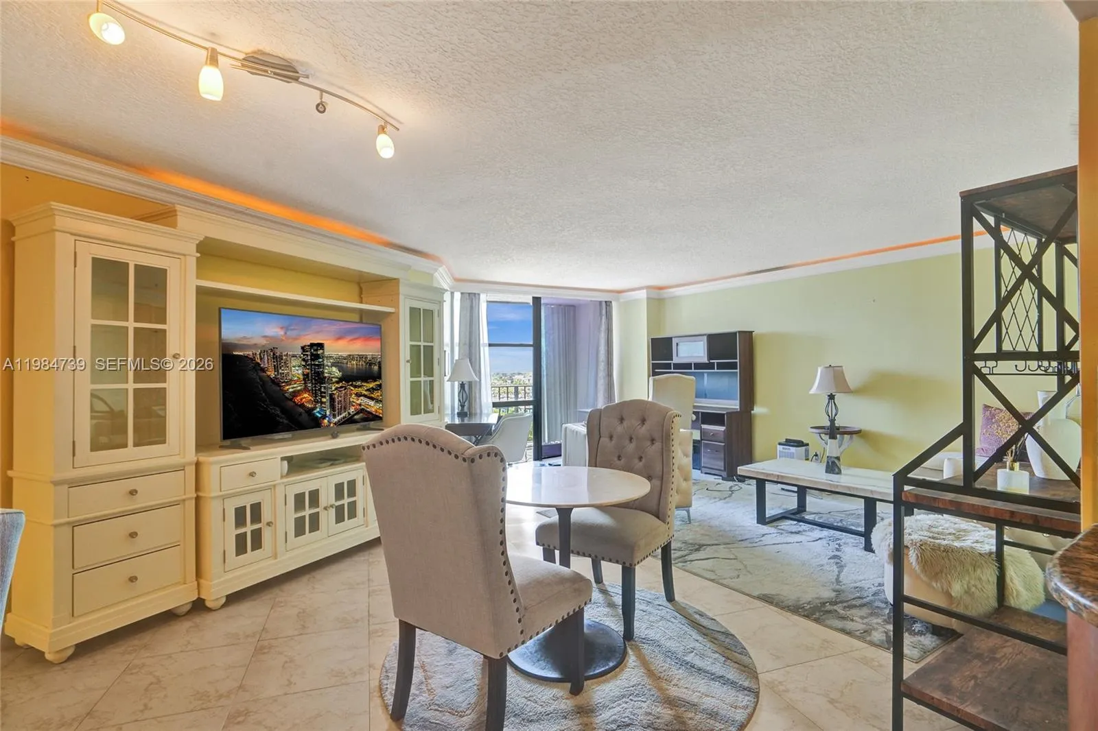 800 Parkview Dr # 911, Hallandale Beach FL 33009