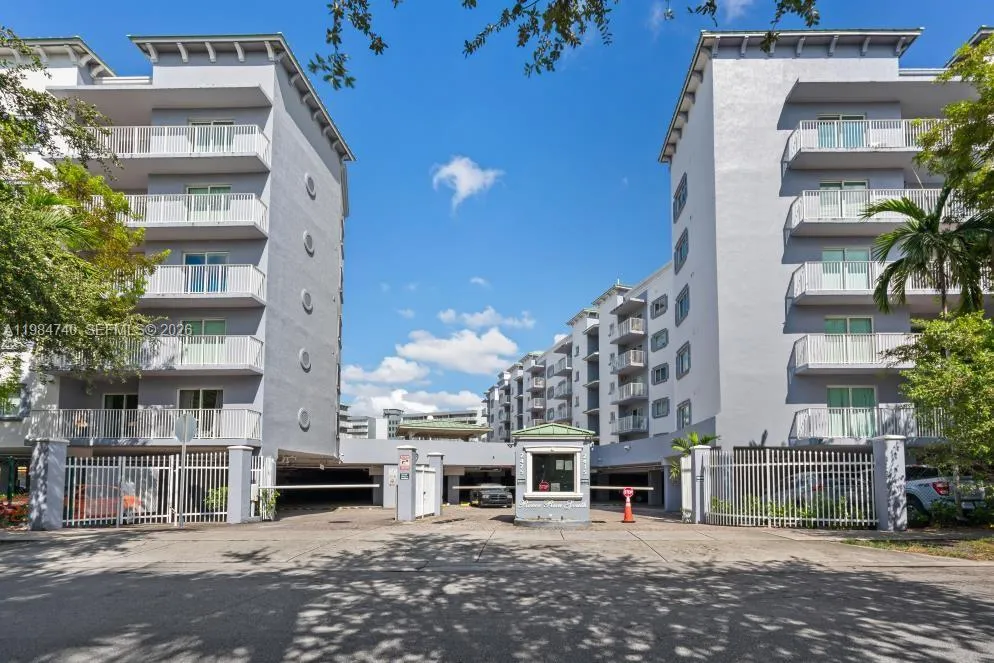 2475 NW 16th St Rd # 211, Miami FL 33125