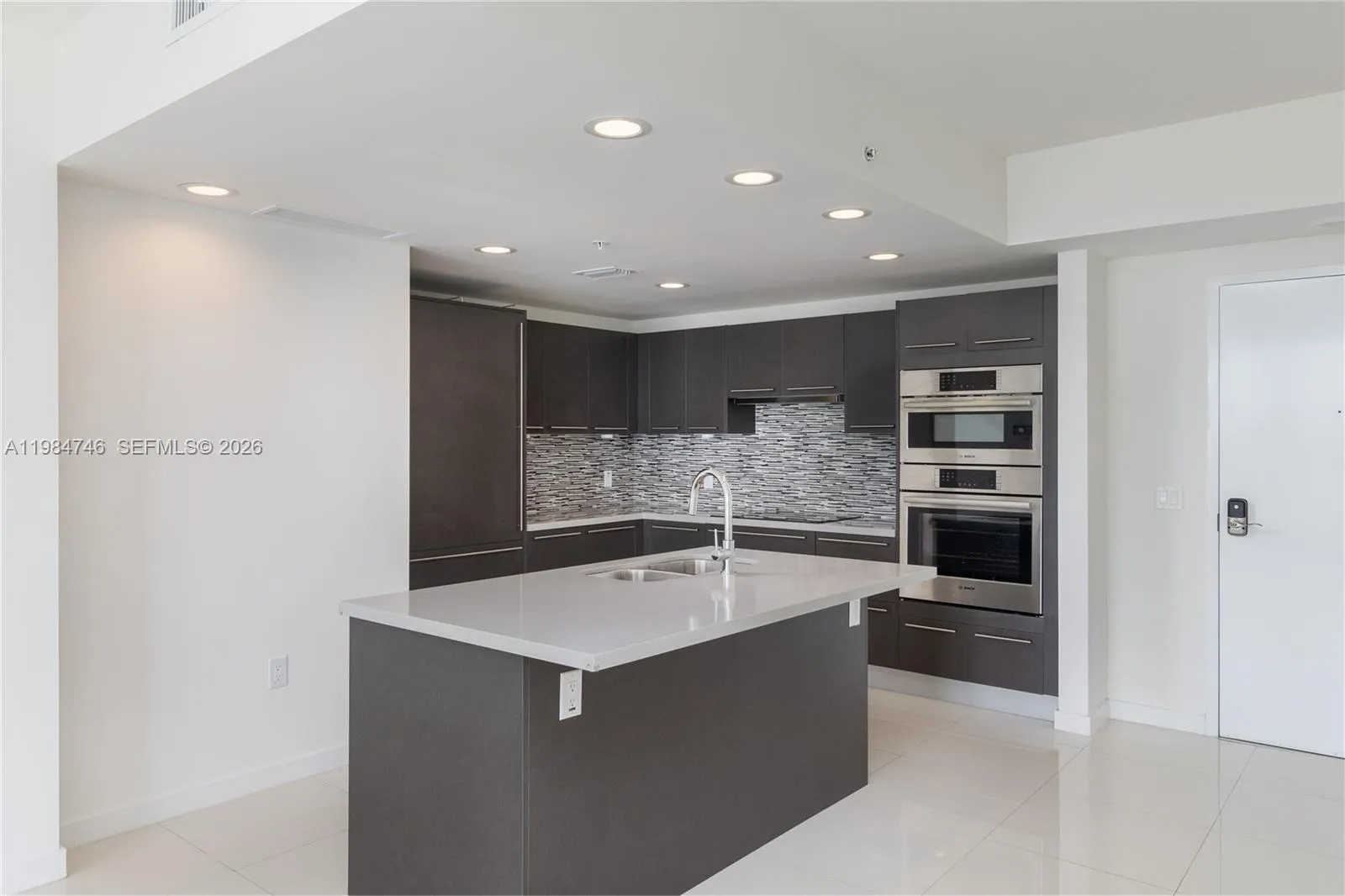 7661 NW 107th Ave # 612, Doral FL 33178