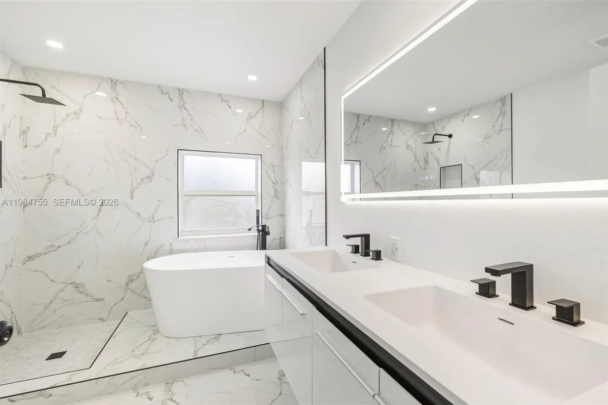 1392 NW 159th Ln, Pembroke Pines FL 33028