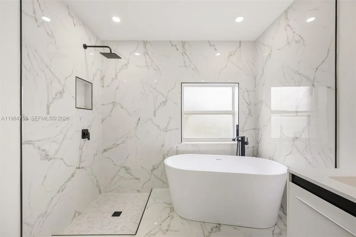 1392 NW 159th Ln, Pembroke Pines FL 33028