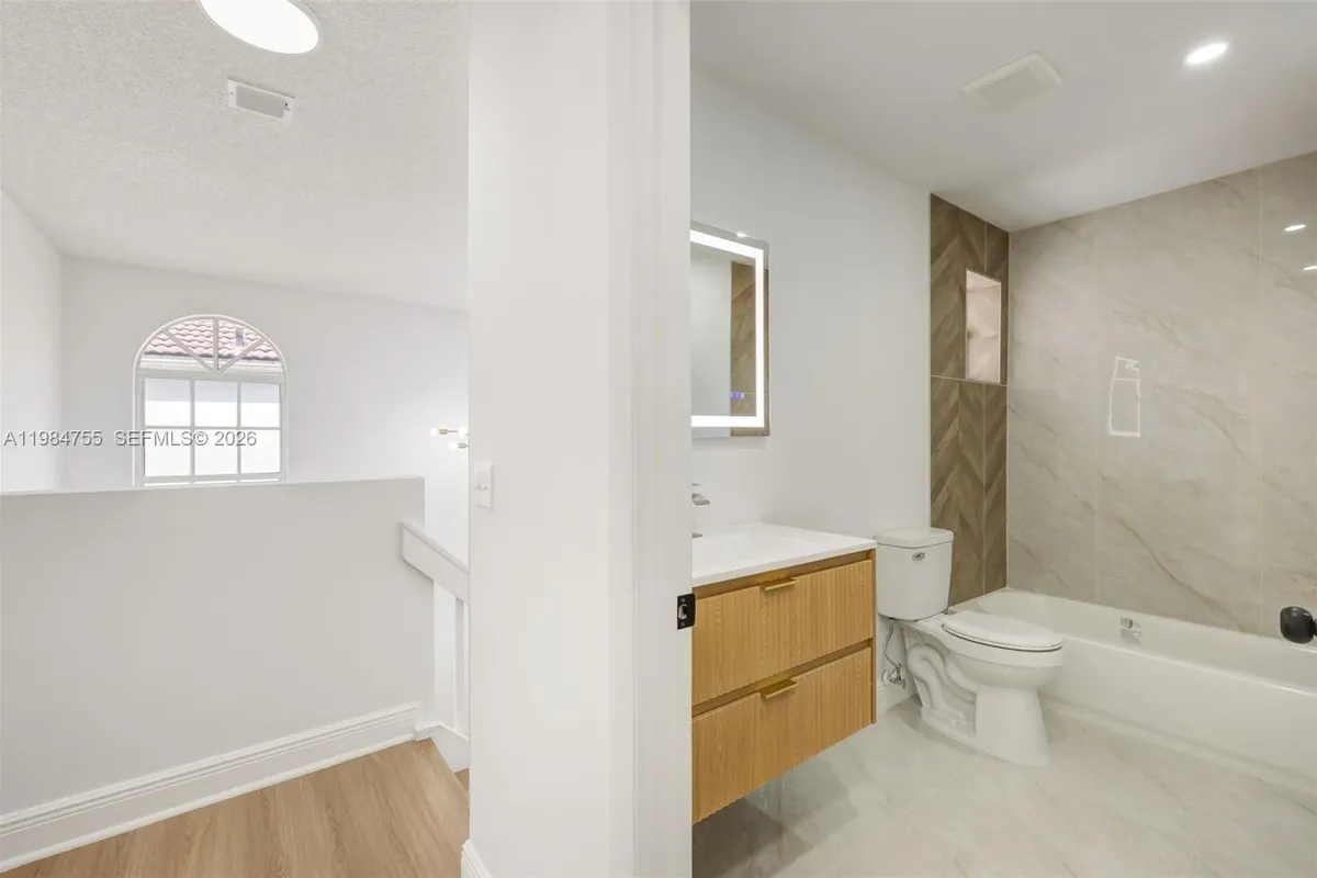 1392 NW 159th Ln, Pembroke Pines FL 33028