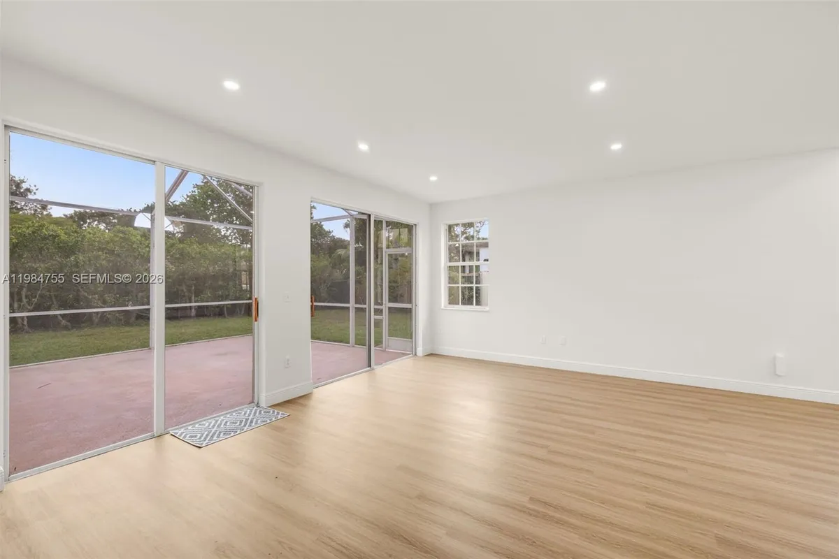 1392 NW 159th Ln, Pembroke Pines FL 33028