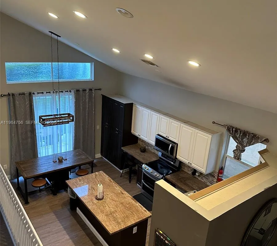 1471 NW 159th Ave, Pembroke Pines FL 33028