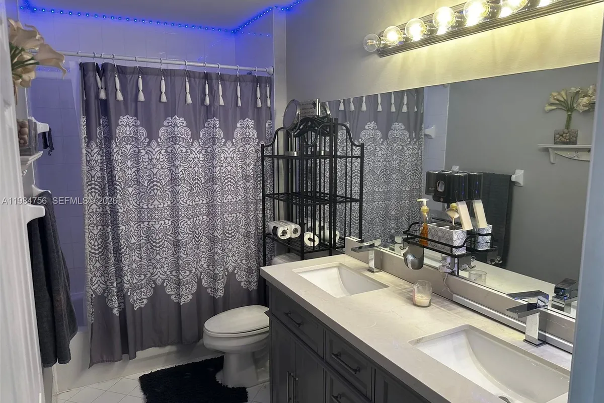 1471 NW 159th Ave, Pembroke Pines FL 33028