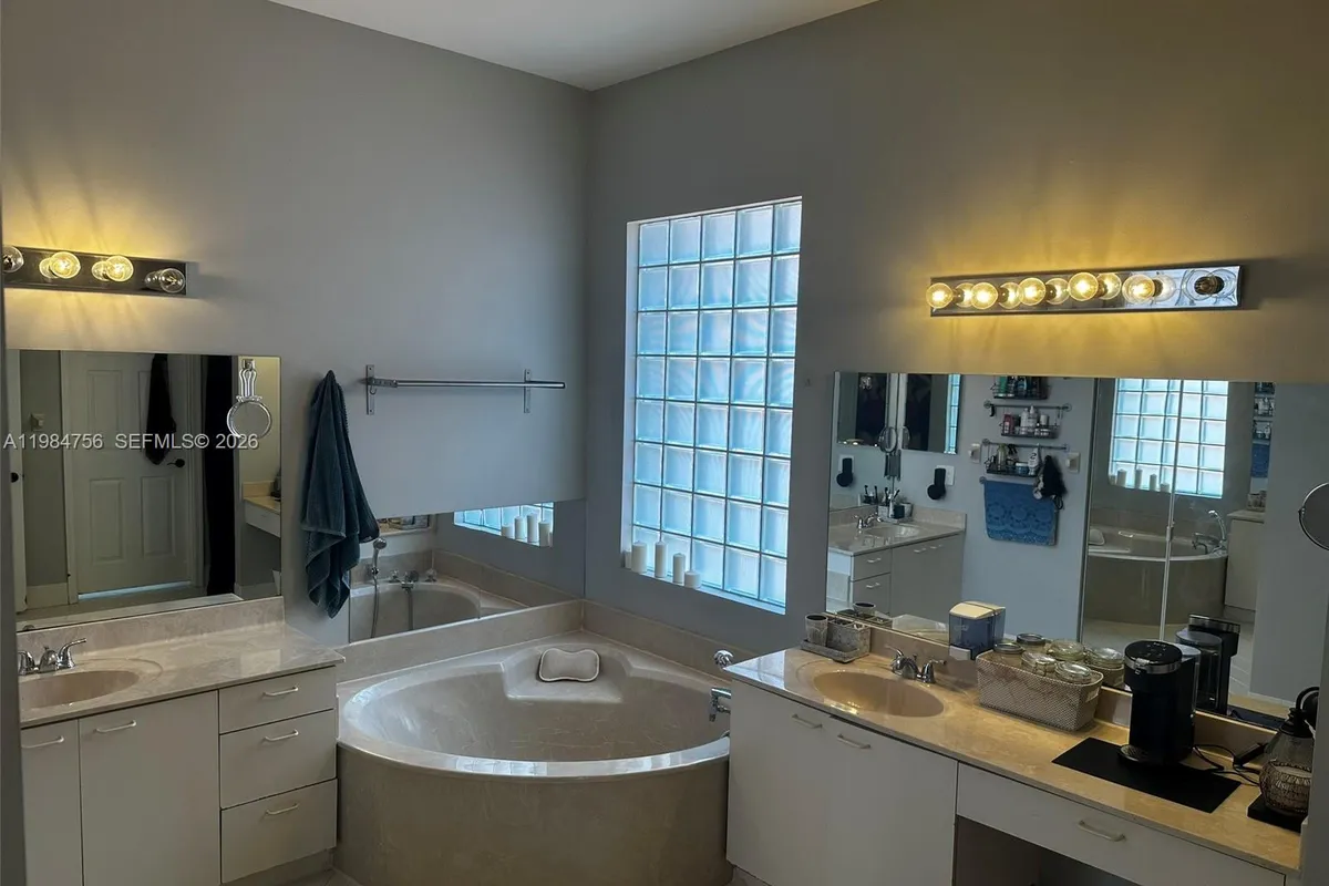 1471 NW 159th Ave, Pembroke Pines FL 33028