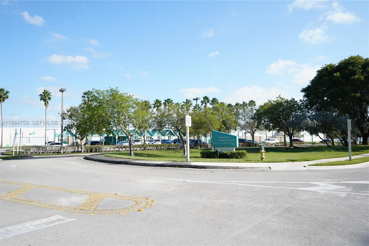 1471 NW 159th Ave, Pembroke Pines FL 33028