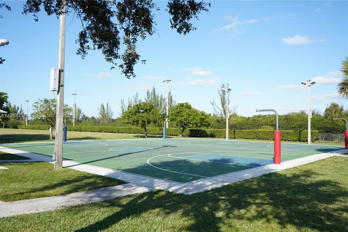 1471 NW 159th Ave, Pembroke Pines FL 33028