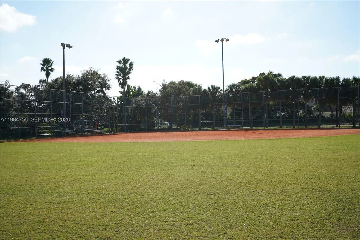 1471 NW 159th Ave, Pembroke Pines FL 33028