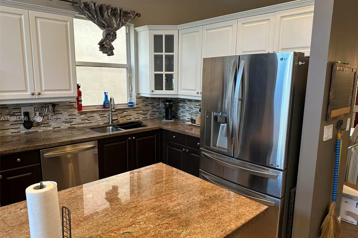 1471 NW 159th Ave, Pembroke Pines FL 33028