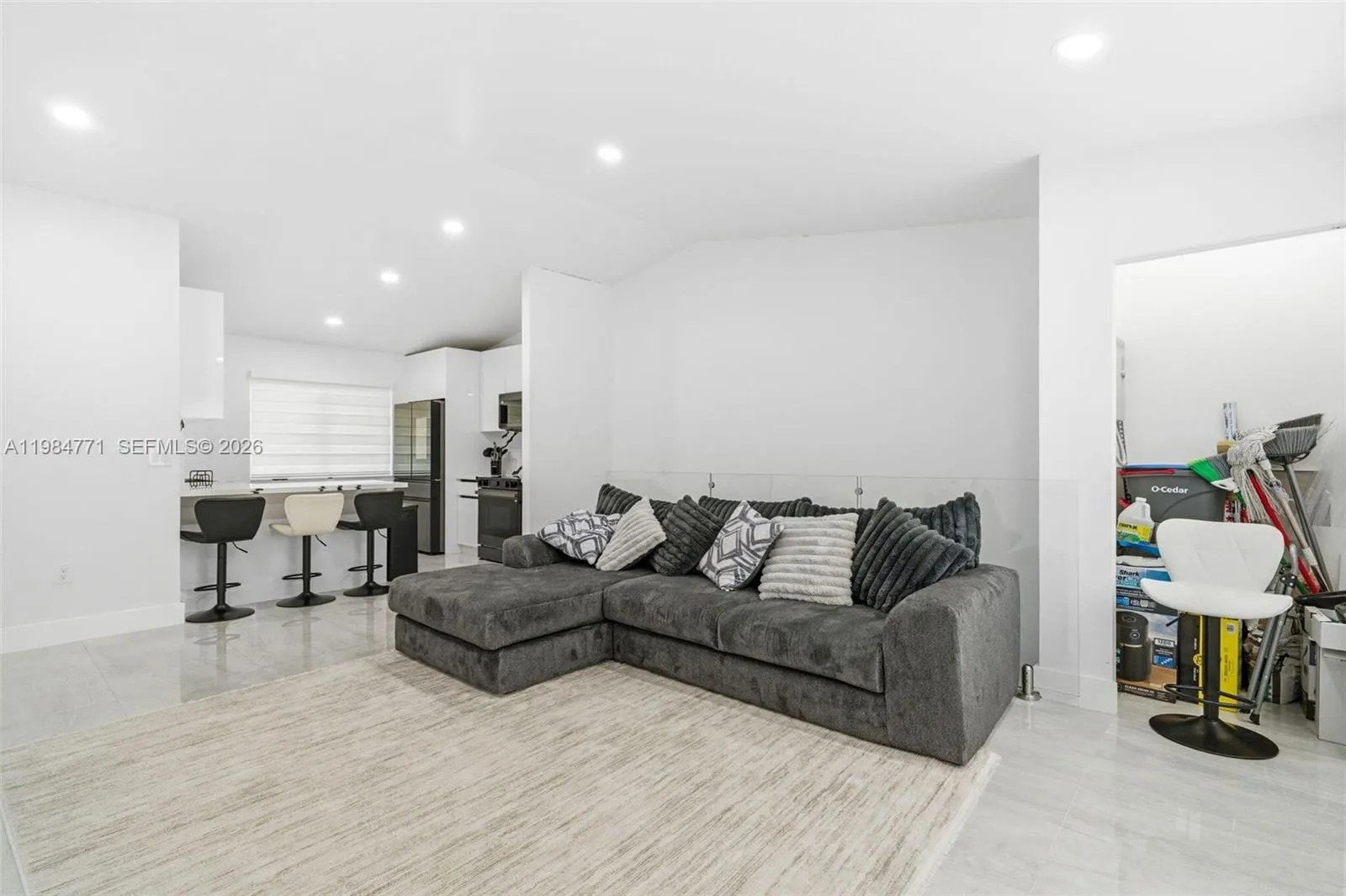 8027 Lake Dr # 204, Doral FL 33166