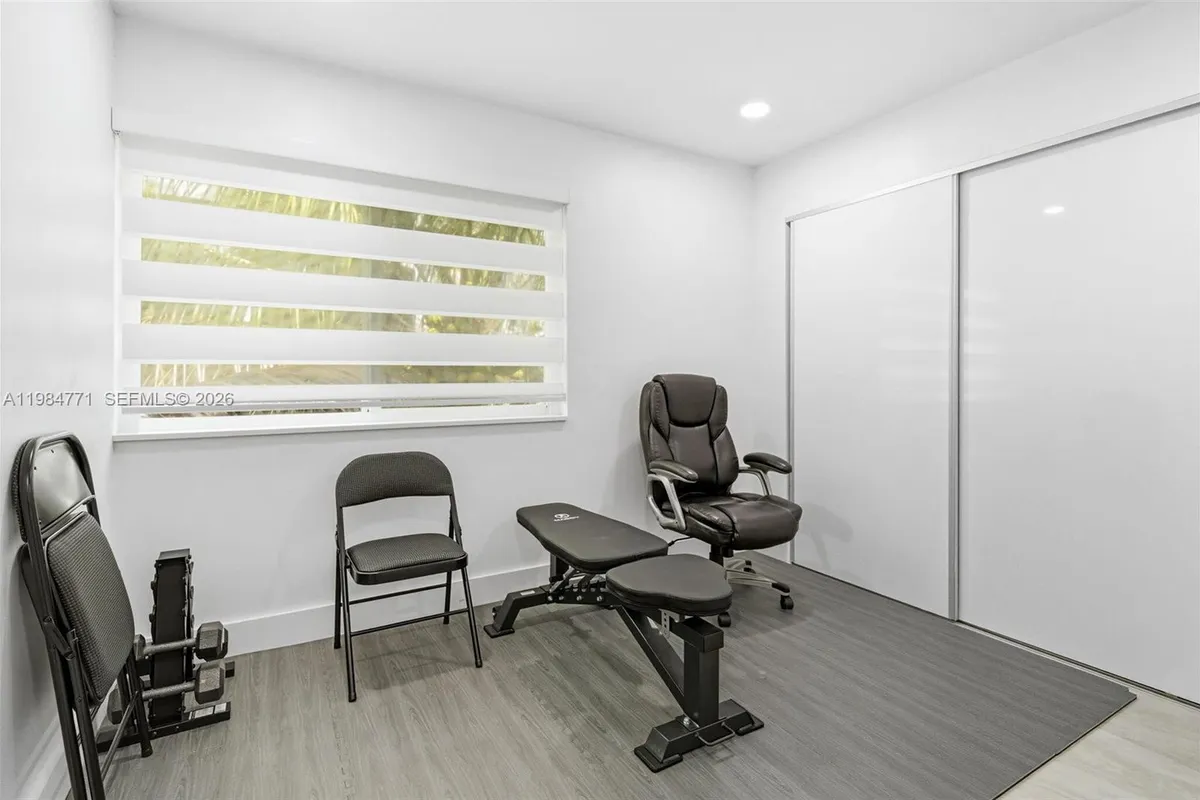 8027 Lake Dr # 204, Doral FL 33166