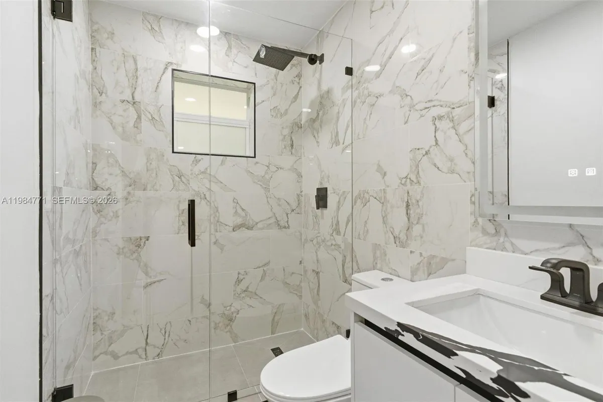 8027 Lake Dr # 204, Doral FL 33166