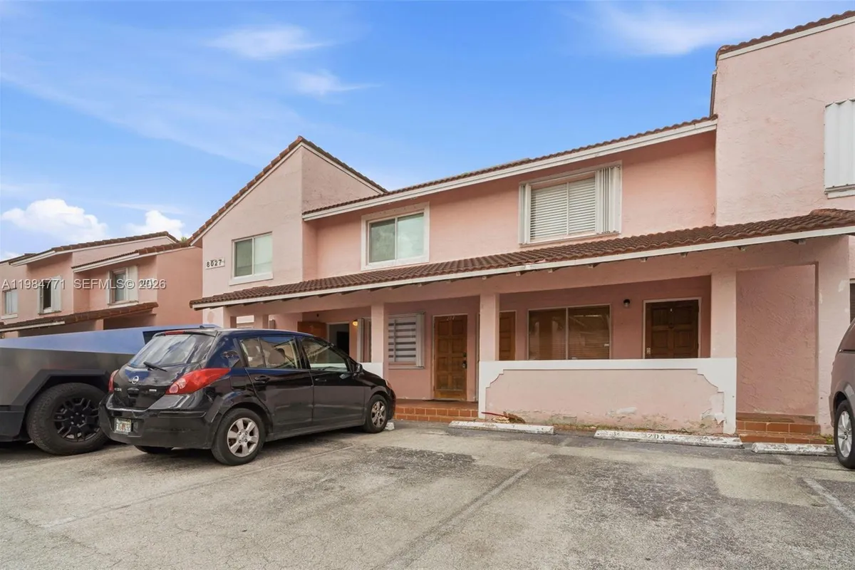8027 Lake Dr # 204, Doral FL 33166