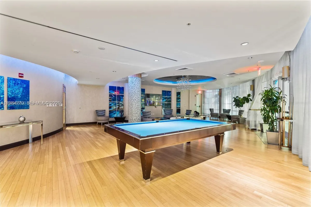 253 NE 2nd St # 433, Miami FL 33132