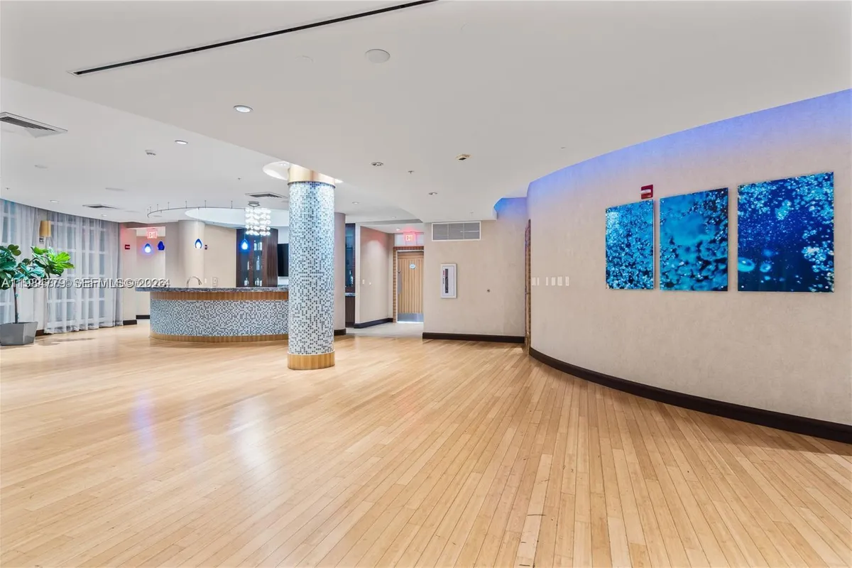 253 NE 2nd St # 433, Miami FL 33132