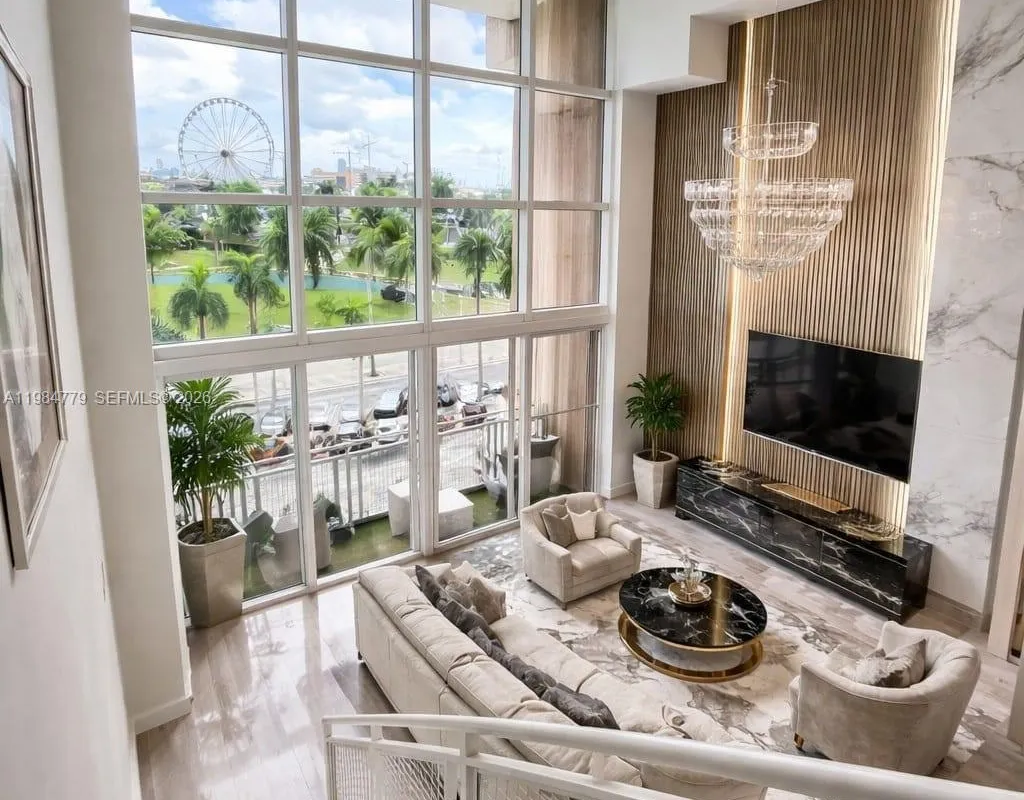 253 NE 2nd St # 433, Miami FL 33132