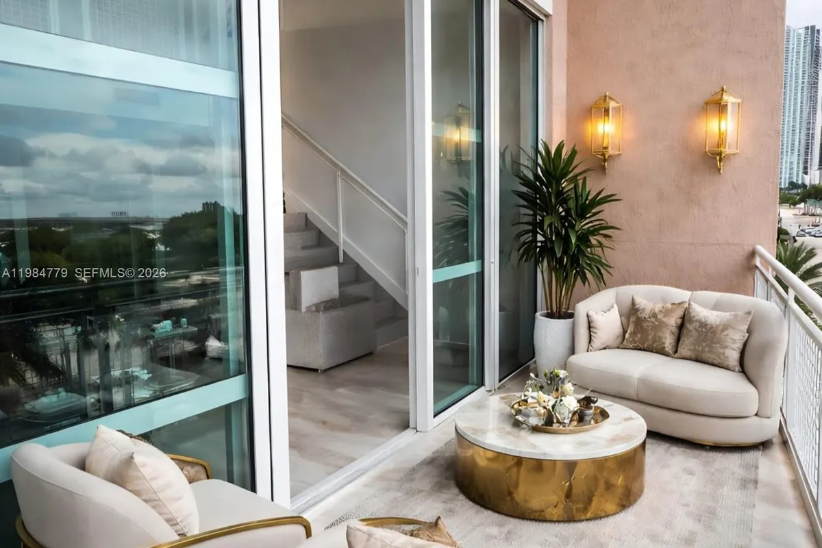 253 NE 2nd St # 433, Miami FL 33132