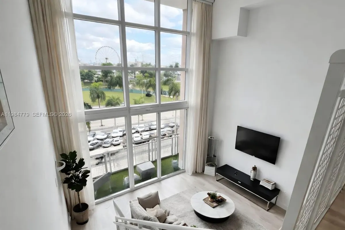 253 NE 2nd St # 433, Miami FL 33132