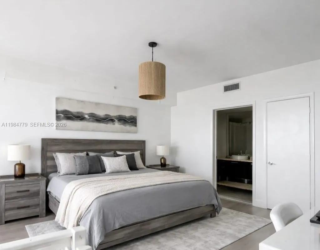 253 NE 2nd St # 433, Miami FL 33132