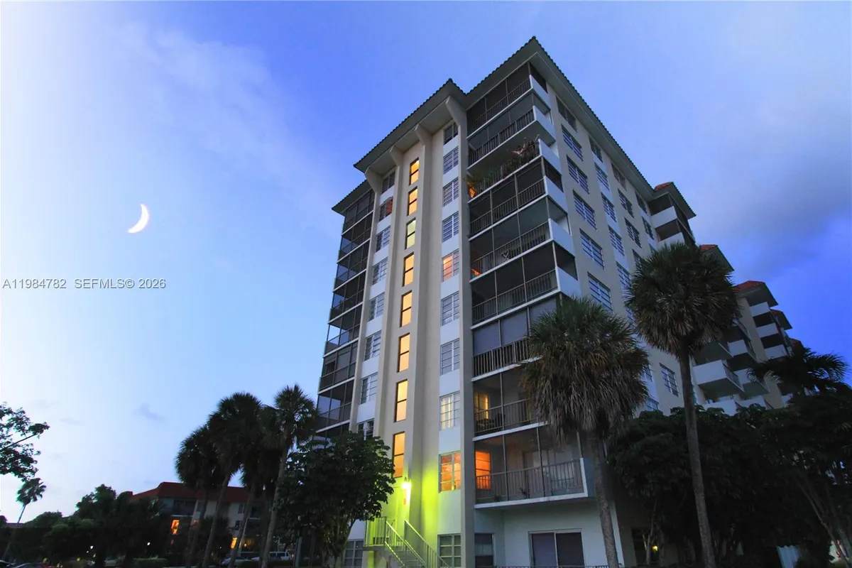 4164 Inverrary Dr # 815, Lauderhill FL 33319