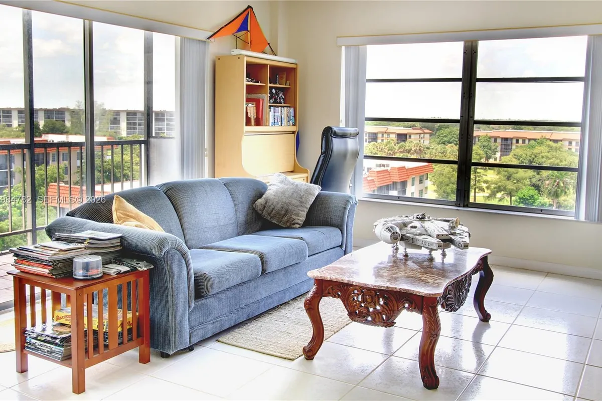 4164 Inverrary Dr # 815, Lauderhill FL 33319