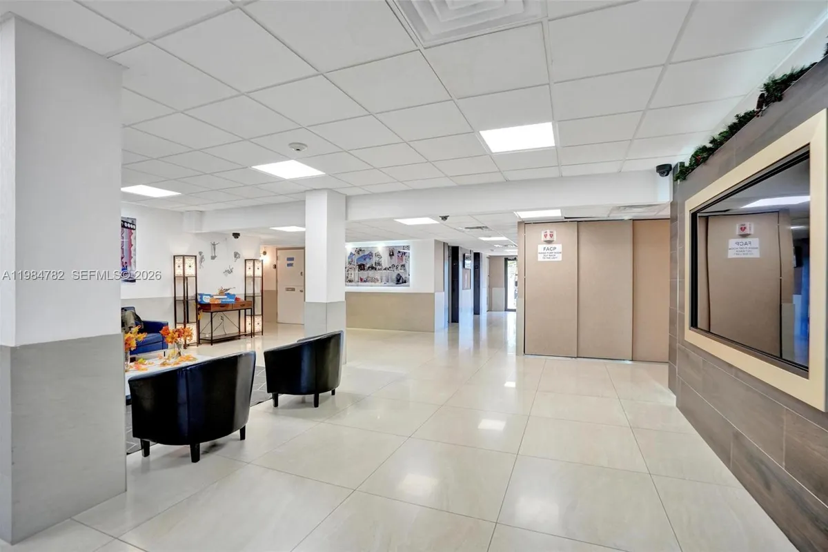 4164 Inverrary Dr # 815, Lauderhill FL 33319