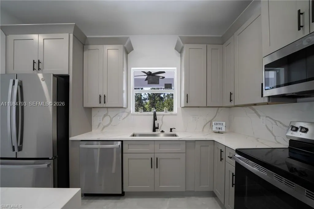 3005 52nd St W, Lehigh Acres FL 33971