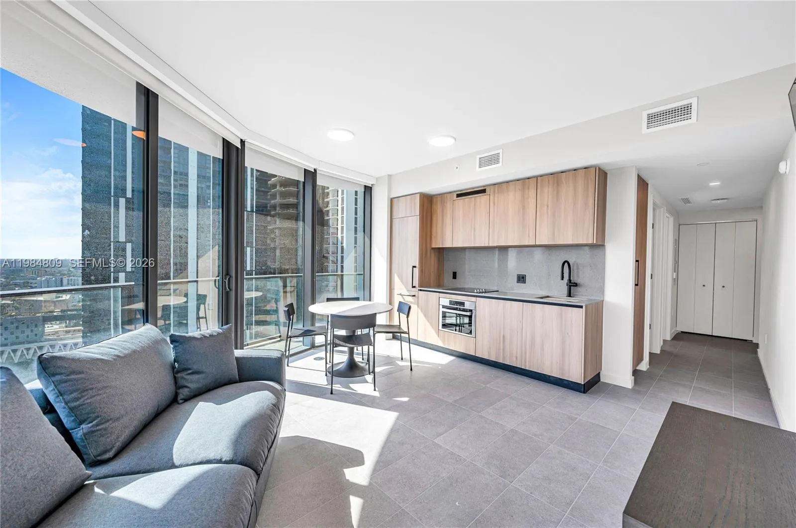 121 NE 5th St # 3005, Miami FL 33130