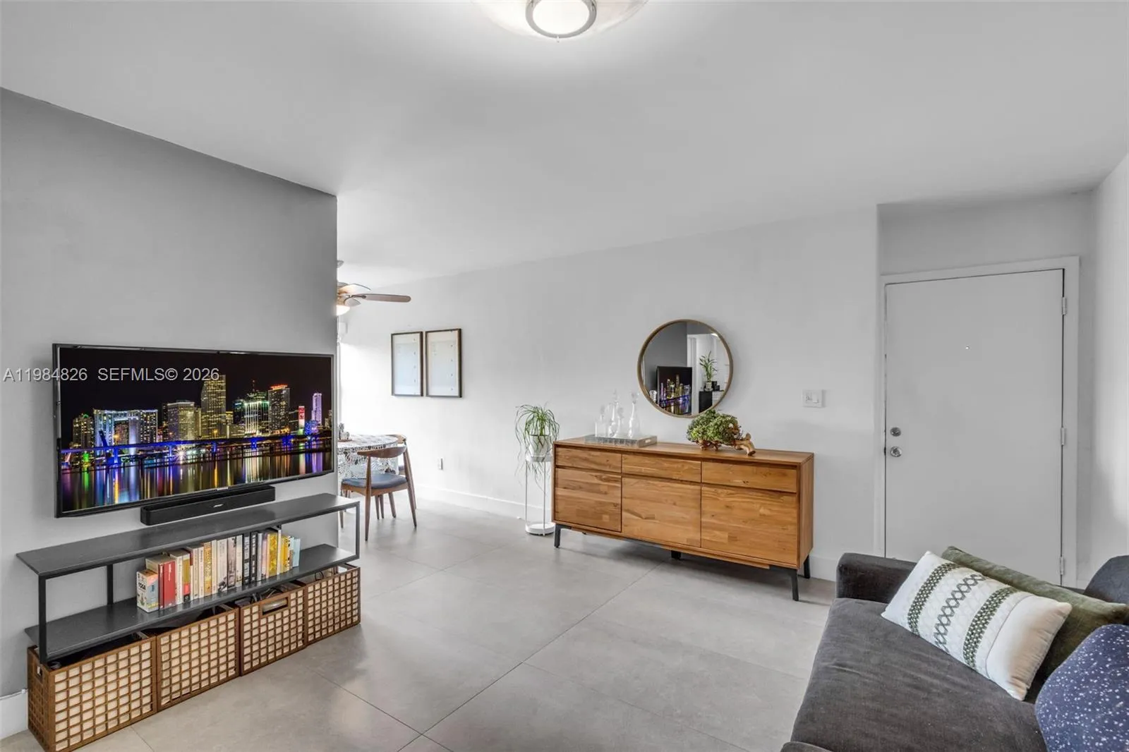 820 Salzedo St # 403, Coral Gables FL 33134