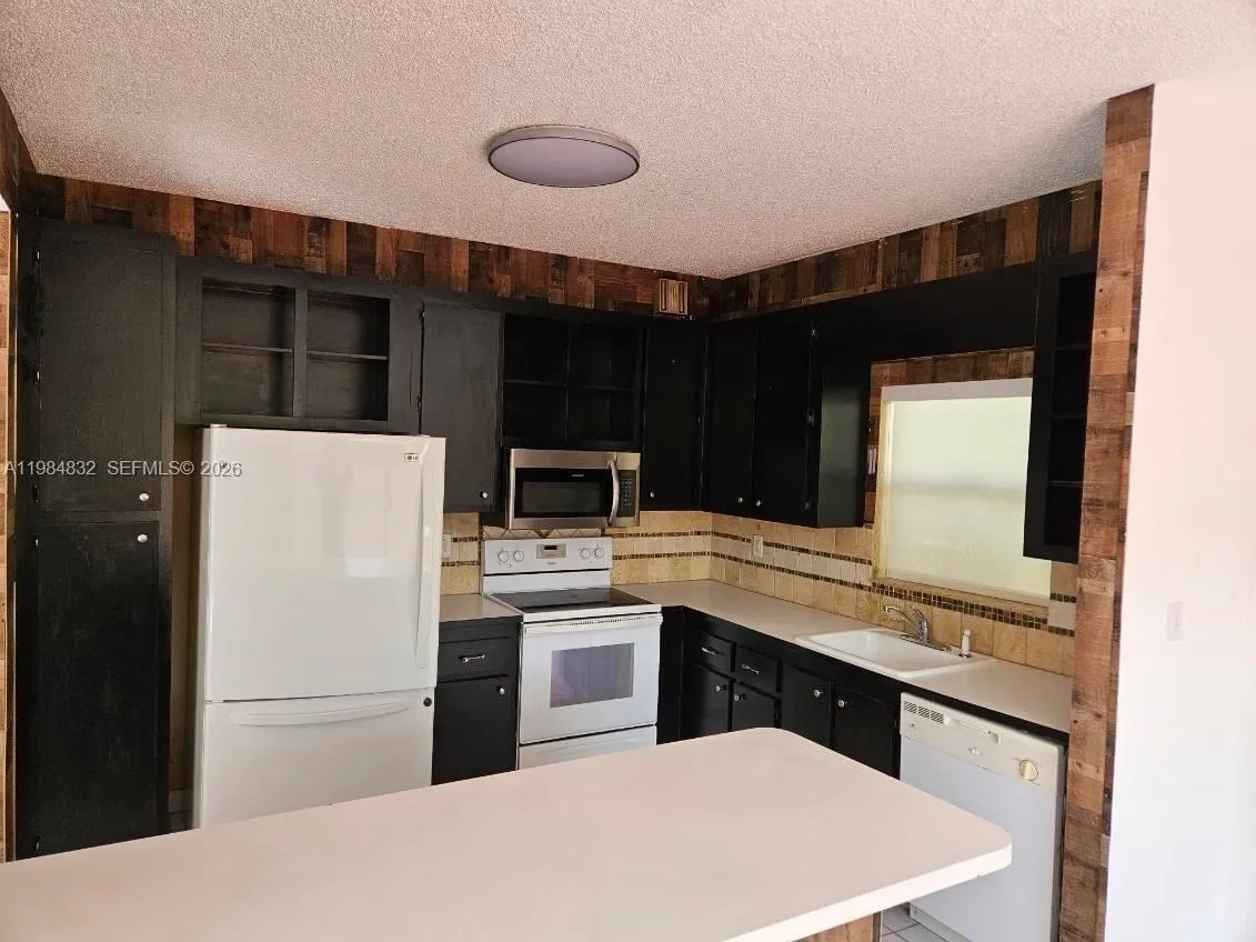 6706 SW 152nd Ct # 06, Miami FL 33193