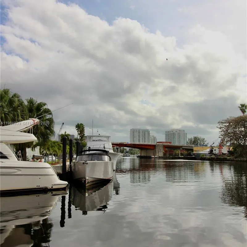 2290 NW North River Dr # 14, Miami FL 33125