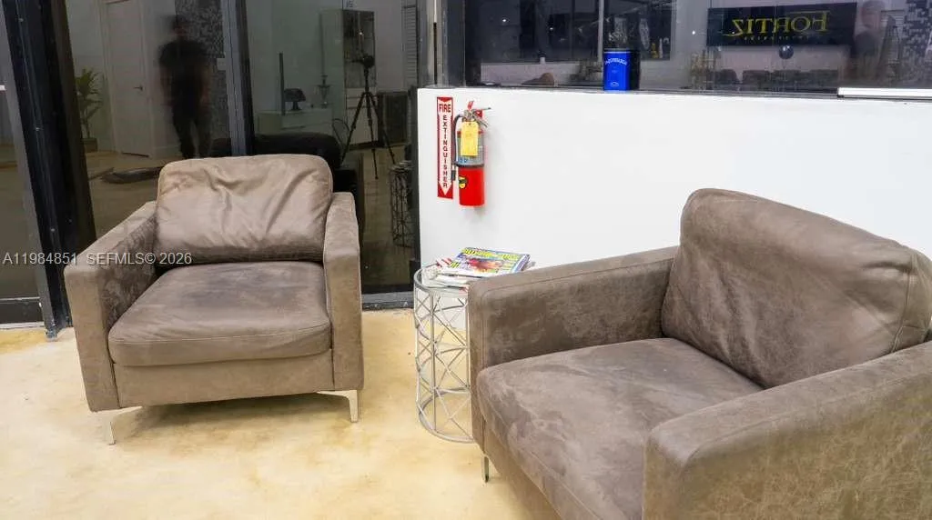 2100 NW 99th Ave, Doral FL 33172