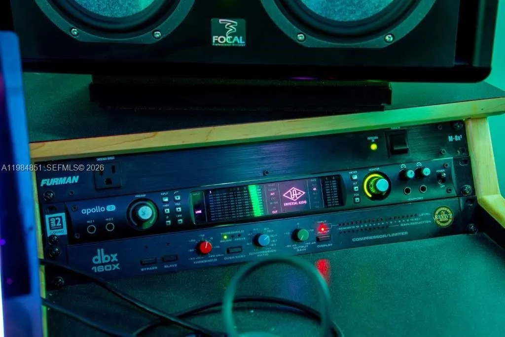 2100 NW 99th Ave, Doral FL 33172