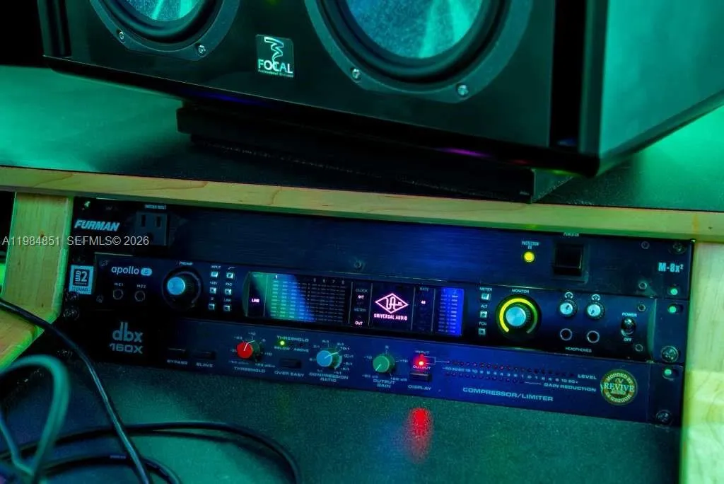 2100 NW 99th Ave, Doral FL 33172