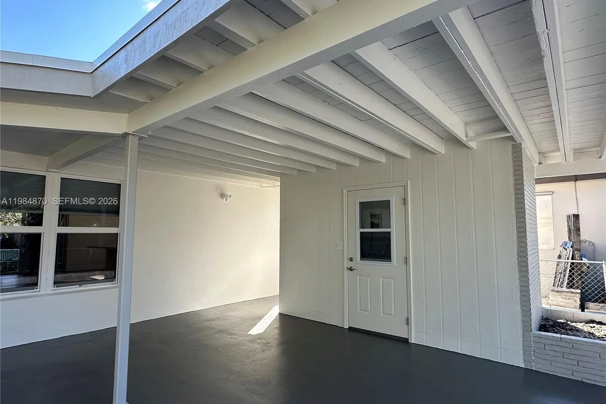 3042 Hayes St, Hollywood FL 33021