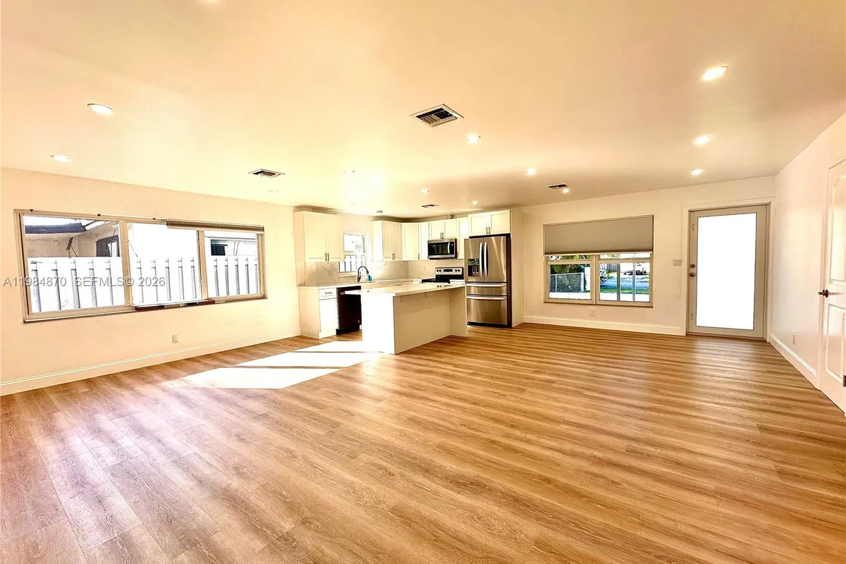 3042 Hayes St, Hollywood FL 33021