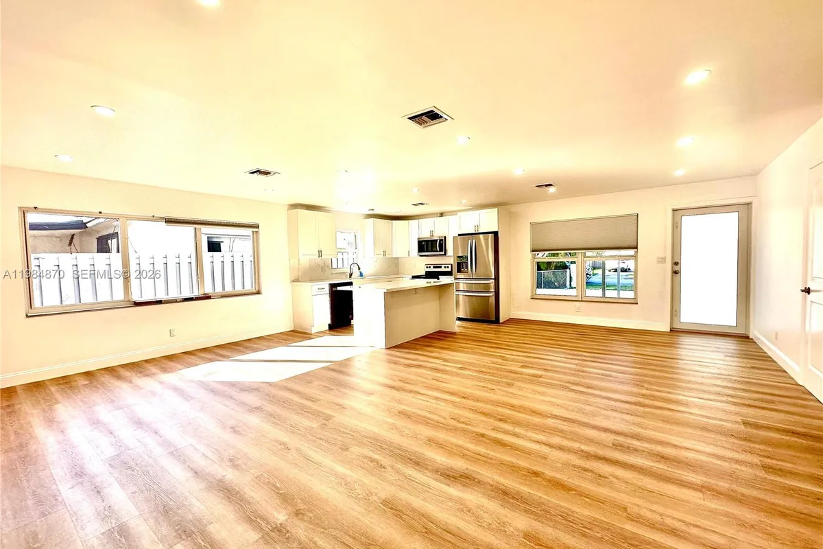 3042 Hayes St, Hollywood FL 33021