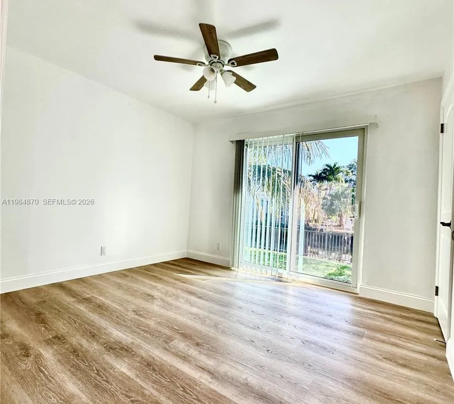 3042 Hayes St, Hollywood FL 33021