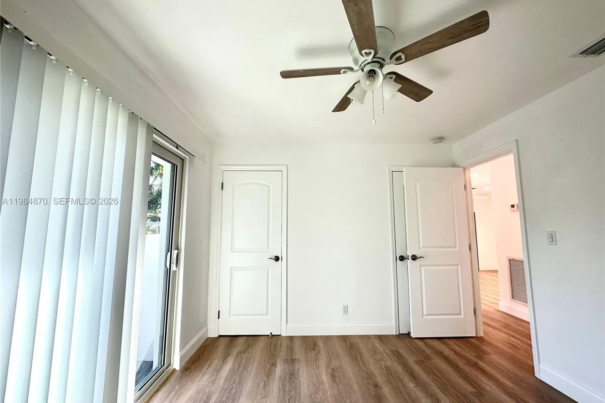 3042 Hayes St, Hollywood FL 33021