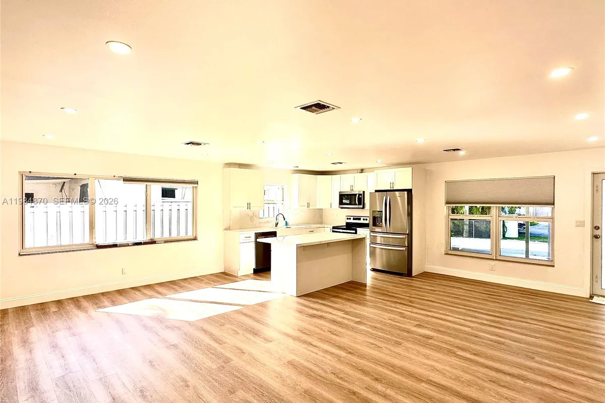 3042 Hayes St, Hollywood FL 33021