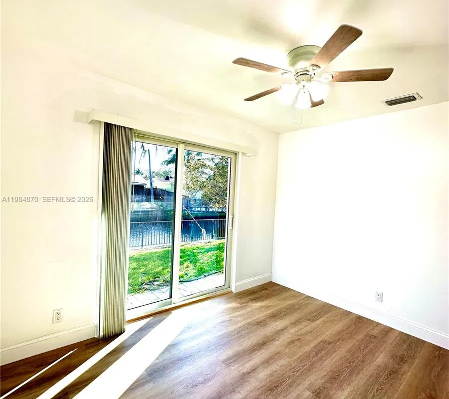 3042 Hayes St, Hollywood FL 33021